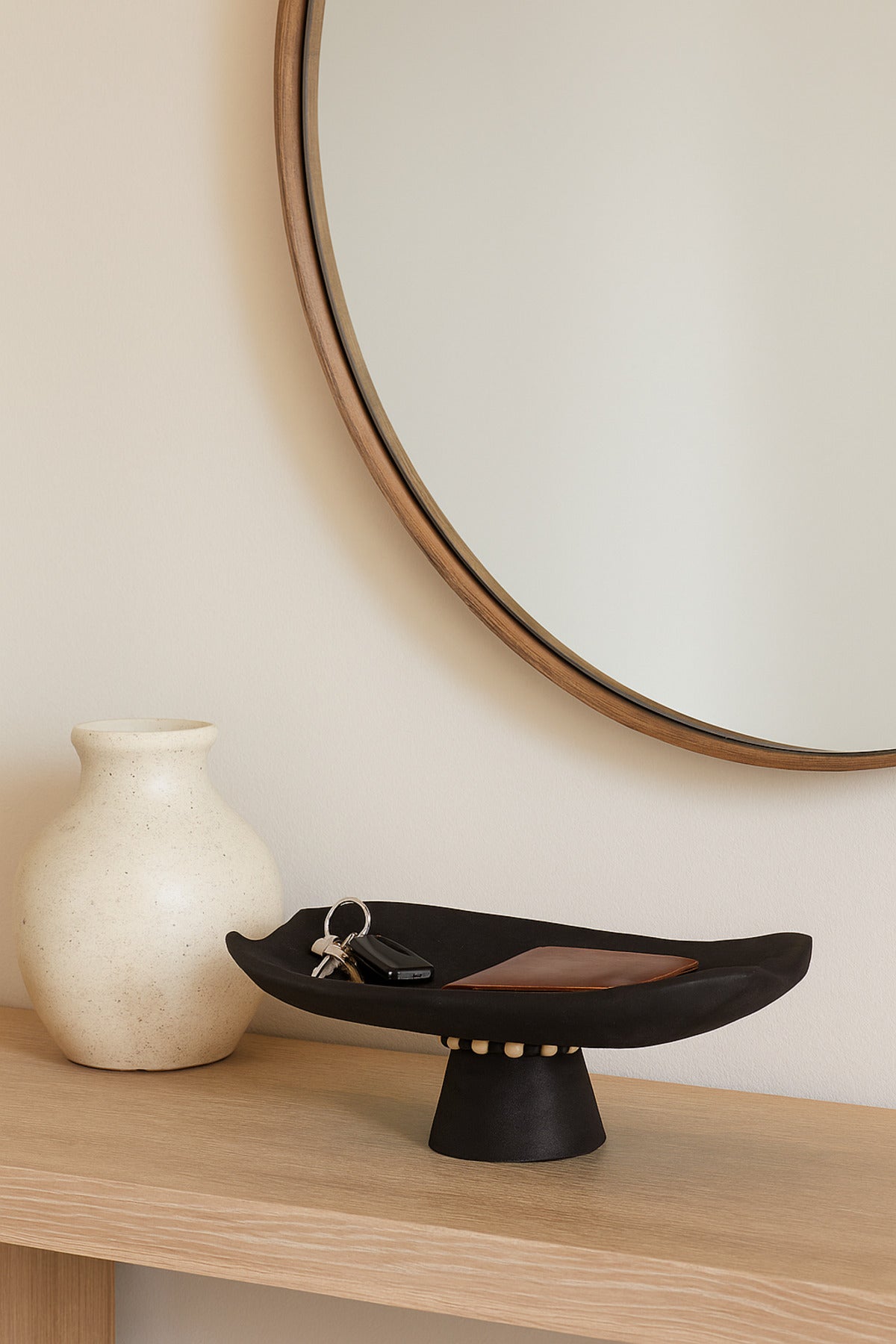 Black Wooden Pedestal Decorative Bowl Ð Modern Artistic Centerpiece
