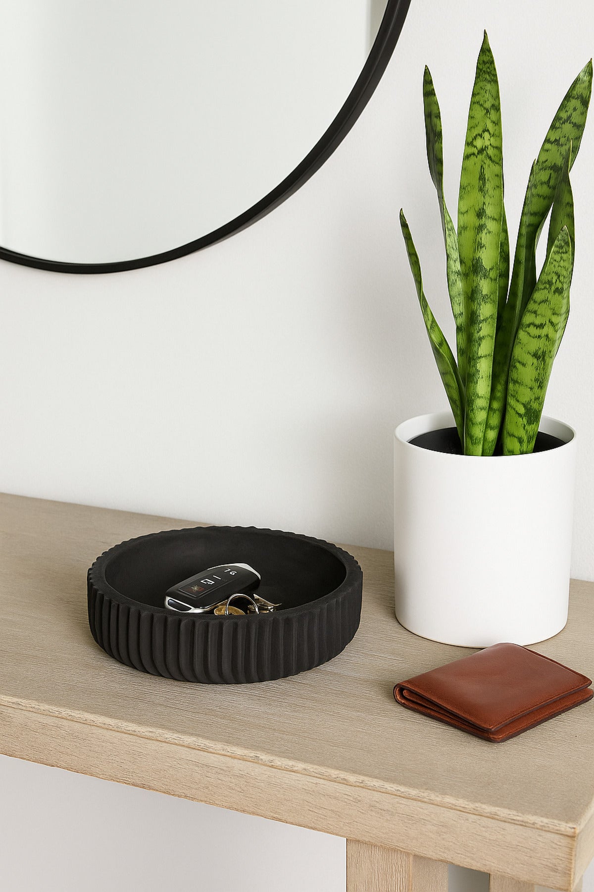 Black Wooden Ribbed Decorative Bowl Ð Modern Table Centerpiece