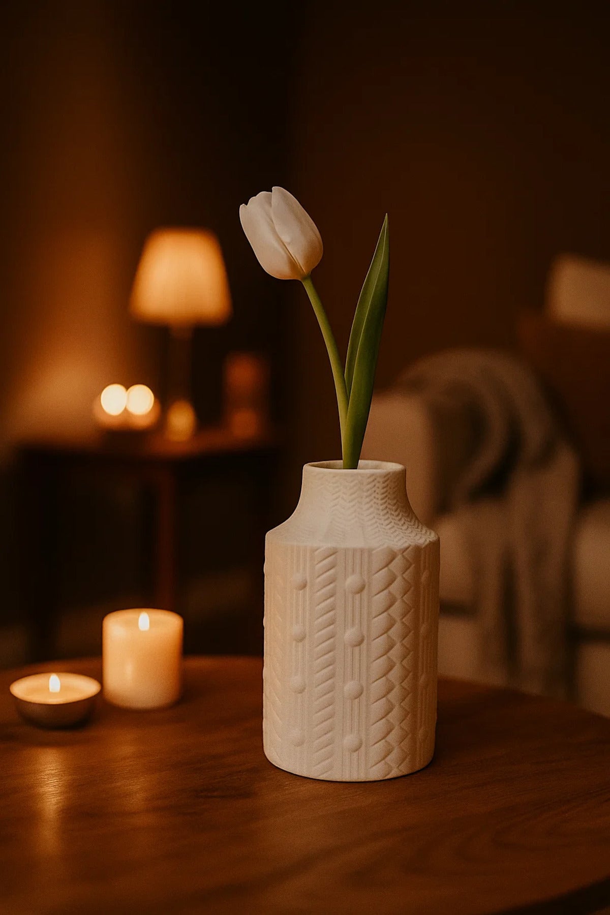 White Textured Ceramic Vase Ð Modern Minimalist Decorative Flower Pot with Embossed Pattern