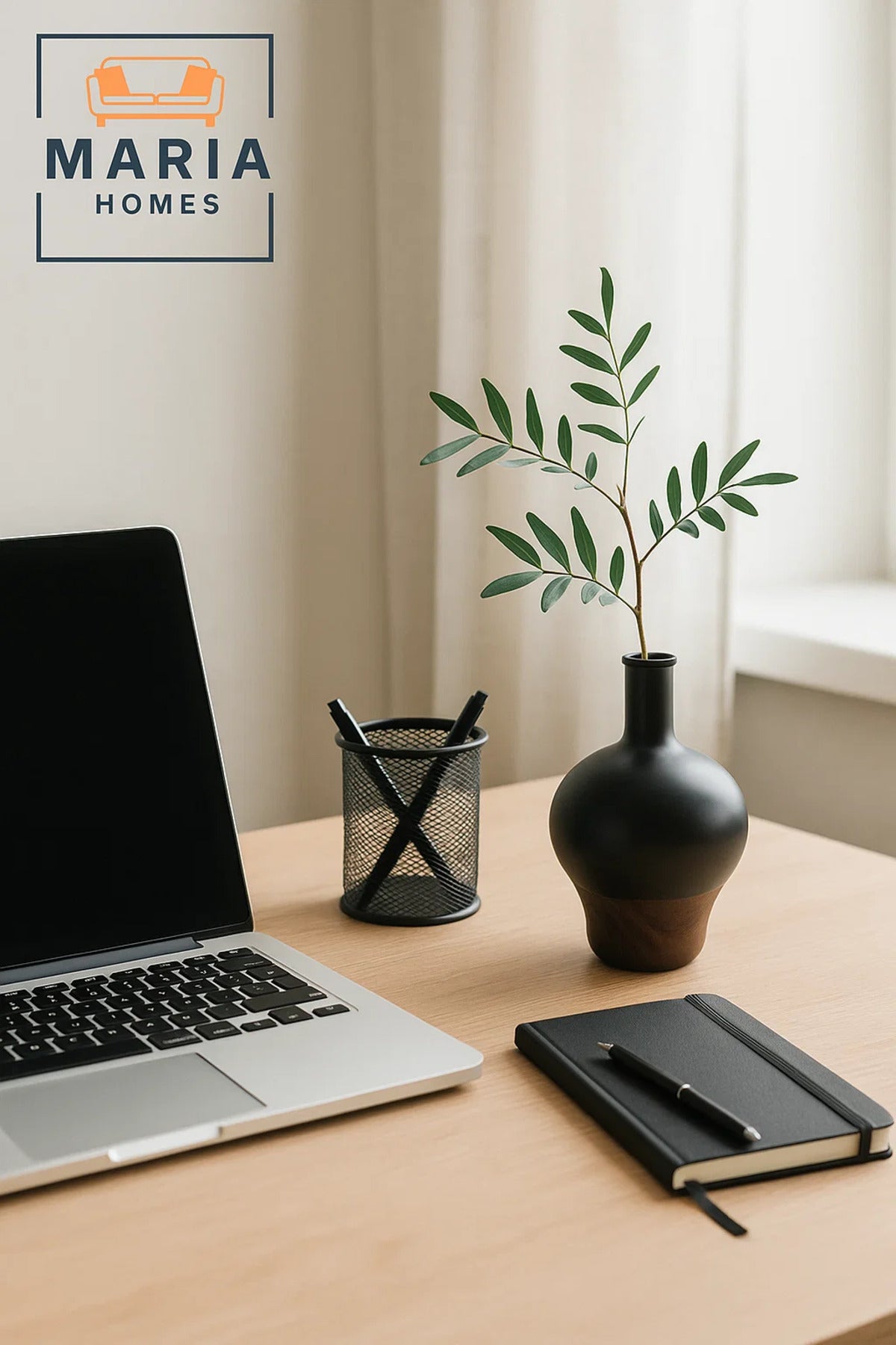 Modern Decorative Vase √ê Matte Black Flower Vase √ê Wood-Effect Home Decor Accessory