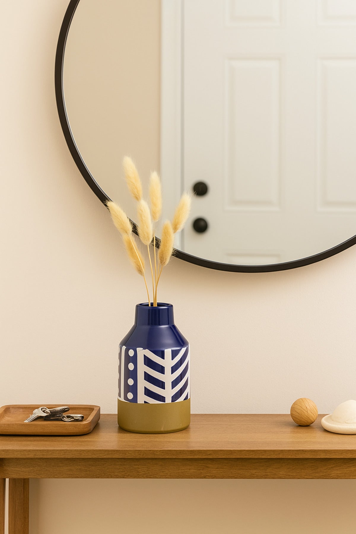 Dark Blue and White Ceramic Vase Ð Modern Geometric Decorative Piece