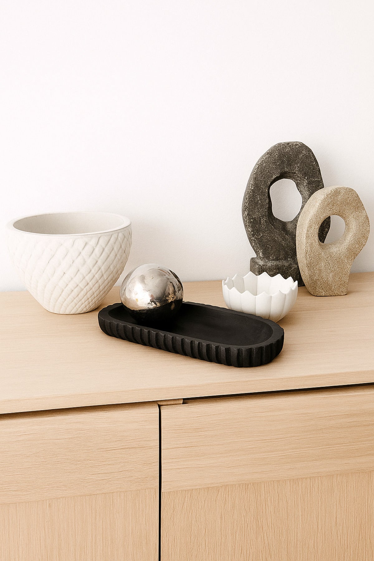 Black Wooden Ribbed Decorative Tray Ð Modern Long Table Centerpiece