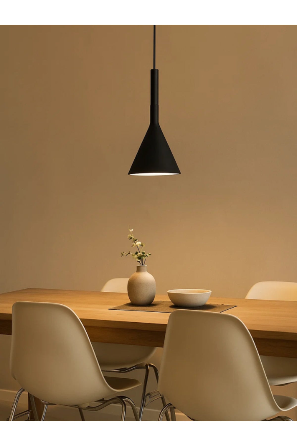 Modern Black Pendant Light Ð Minimalist Hanging Lamp for Dining & Living Room