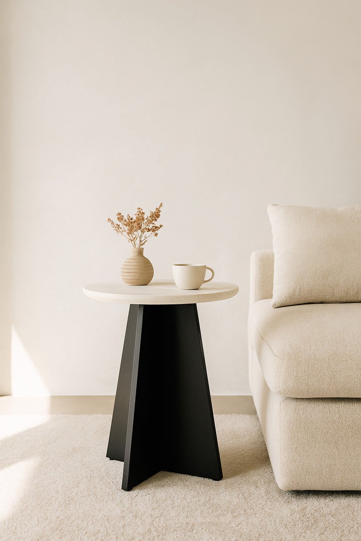Round Marble Top Side Table with Black Wooden Base Ð Modern Accent Table for Living Room 45_55 cm