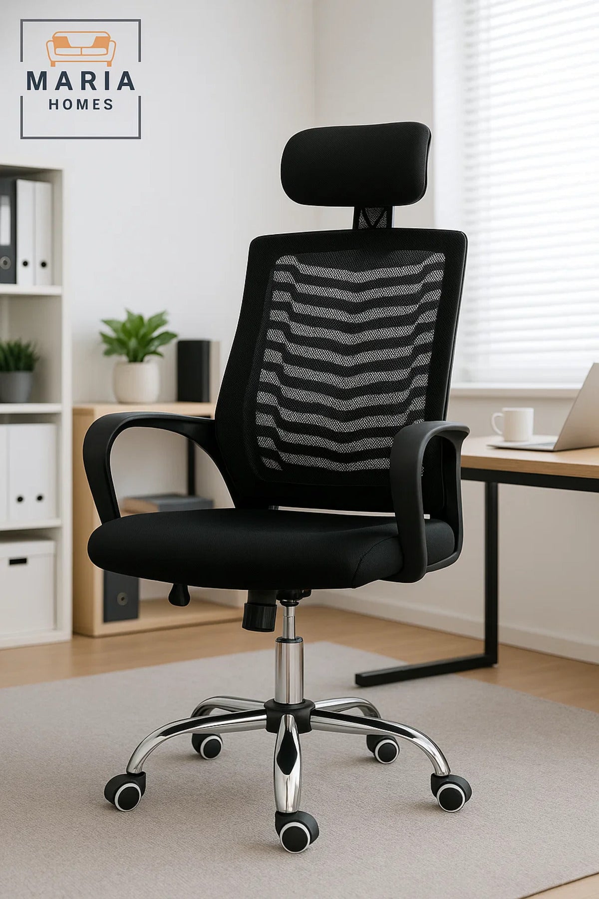 Black Mesh Office Chair with Headrest and Curved Armrests Ð Breathable and Ergonomic Seating