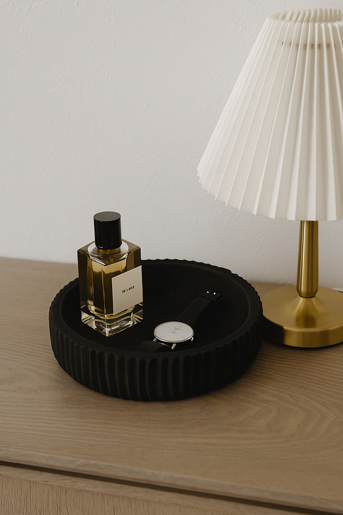 Black Wooden Ribbed Decorative Bowl Ð Modern Table Centerpiece