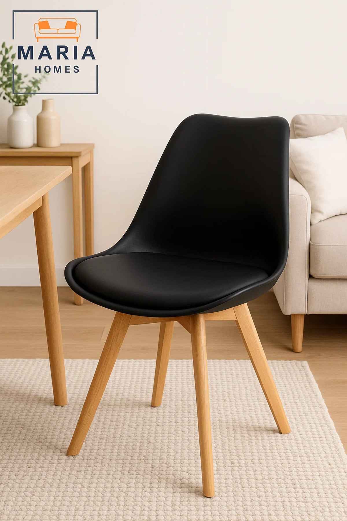 Modern Black Dining Chair with Wooden Legs Ð Ergonomic Plastic Seat for Home, Office, or CafŽ Use