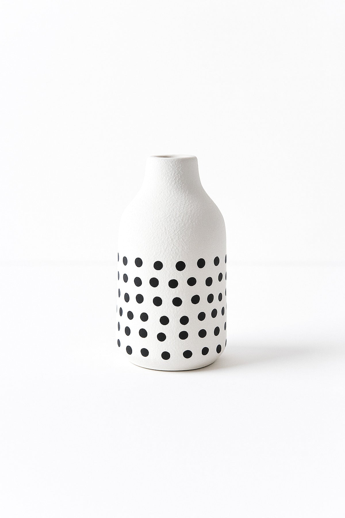 Natural White Ceramic Vase with Black Dots Ð Tall Cylinder Decorative Vase
