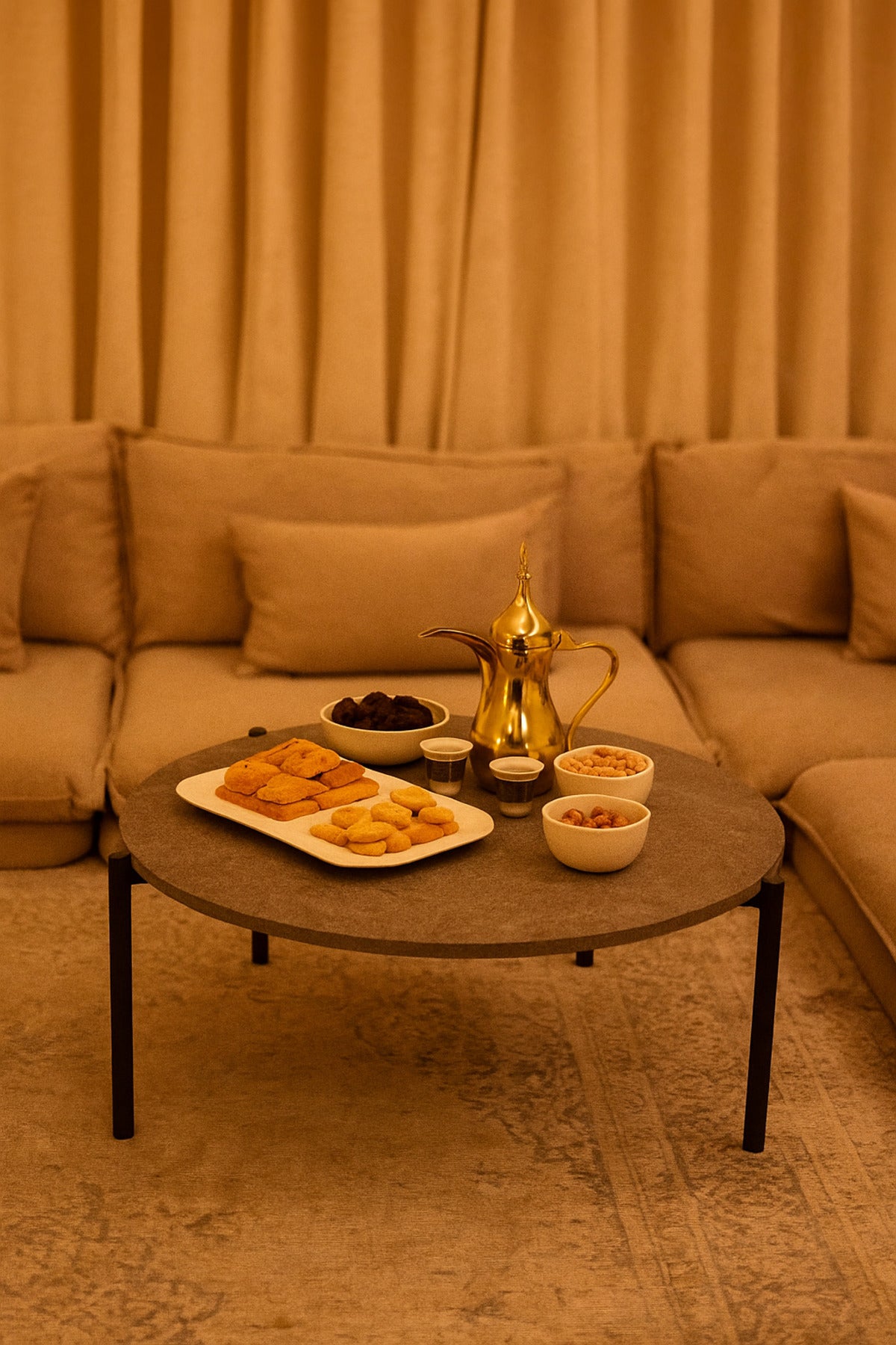 Minimalist Round Coffee Table in Gray with Black Metal Legs Ð Modern Center Table 80_30 cm