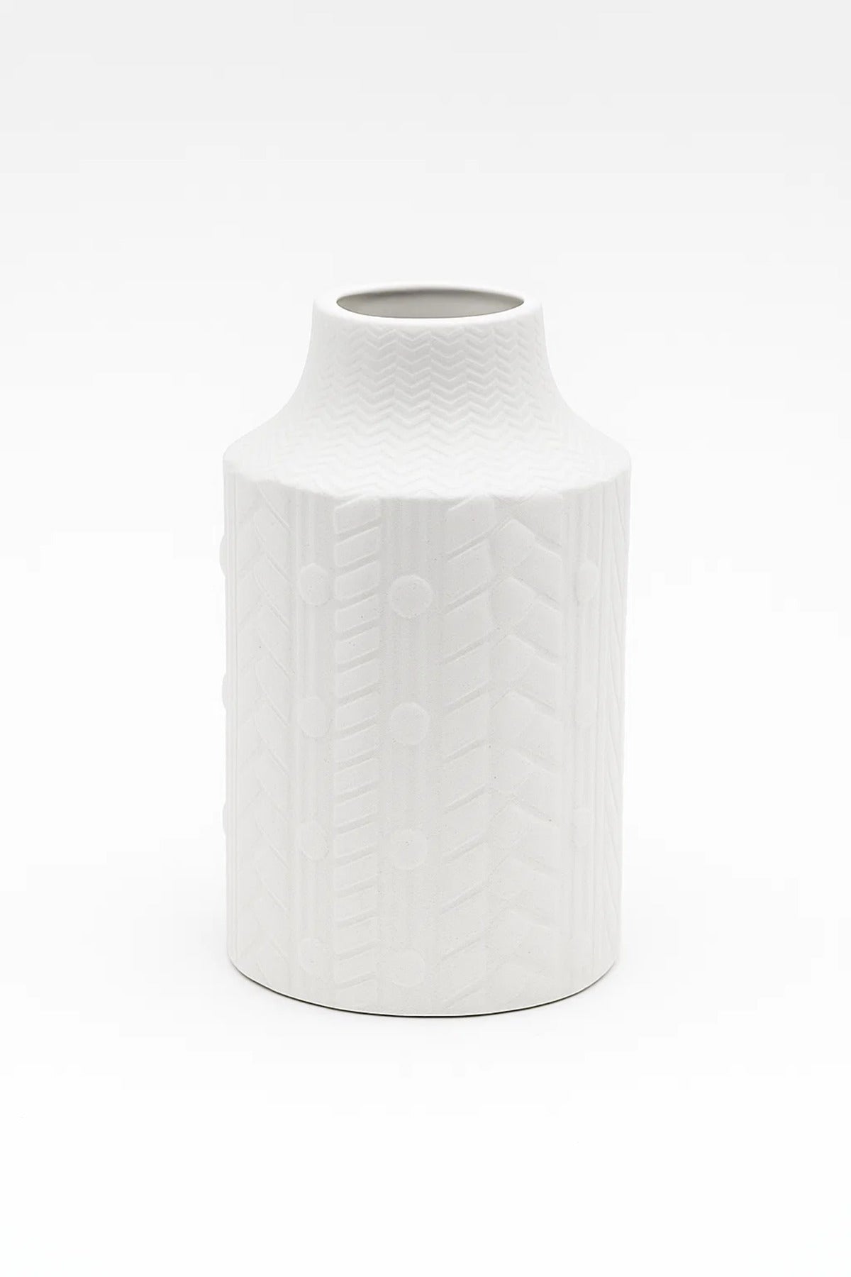 White Textured Ceramic Vase Ð Modern Minimalist Decorative Flower Pot with Embossed Pattern