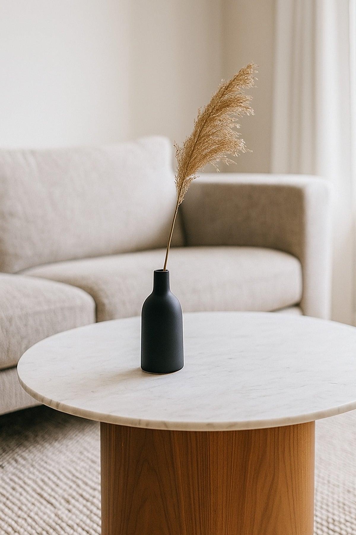 Black Ceramic Bottle Vase Ð Minimalist Narrow-Neck Decorative Vase