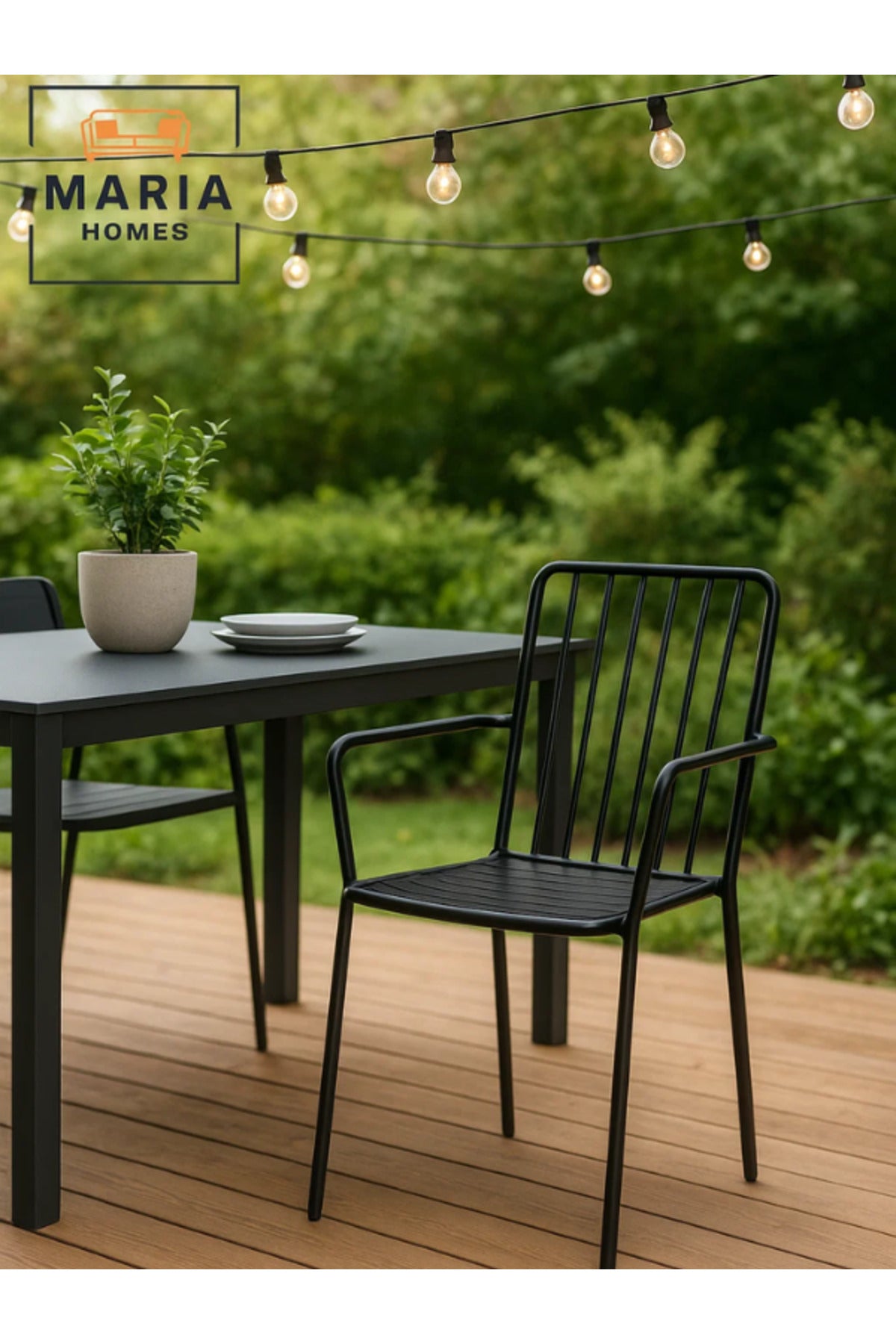 Black Metal Outdoor Dining Chair Ð Modern Slatted Seat & Back with Armrests