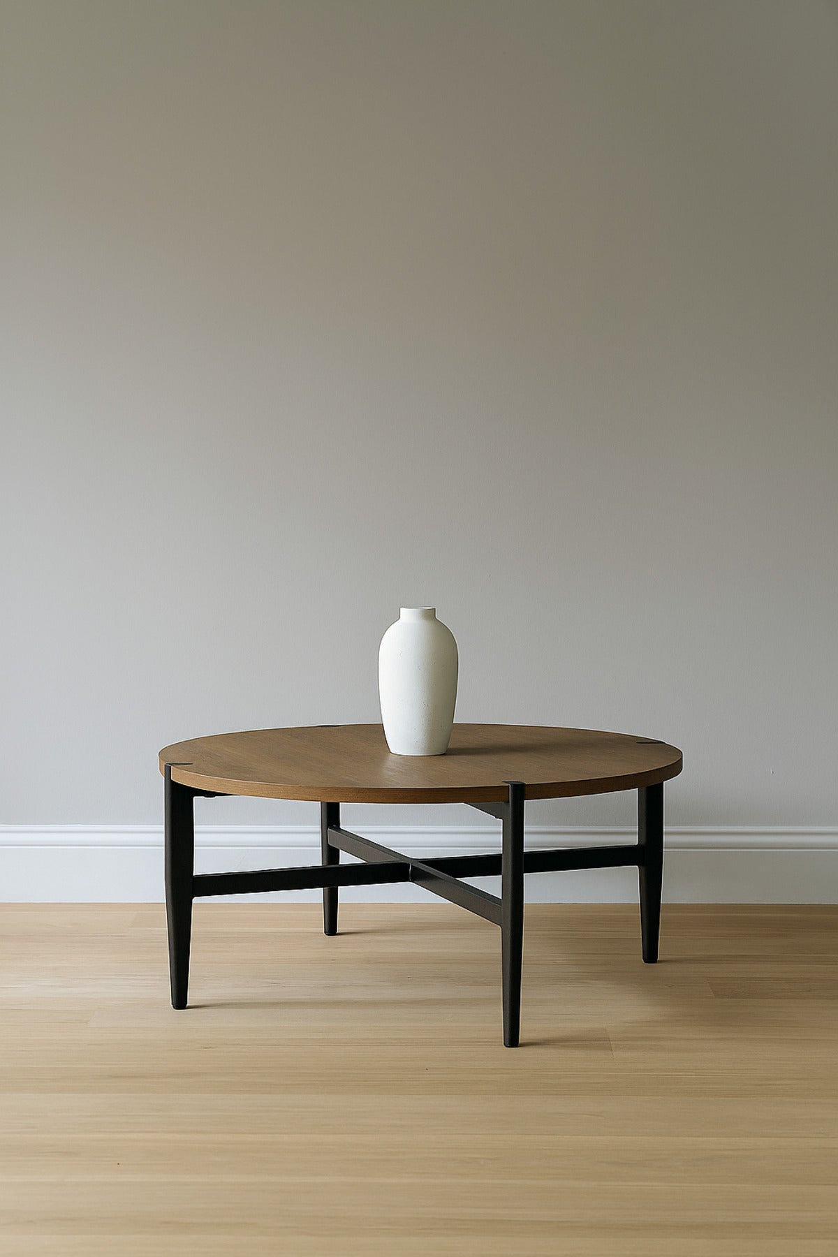 Round Brown Coffee Table with Black Metal Legs Ð Modern Wooden Center Table for Living Room 90_45 cm