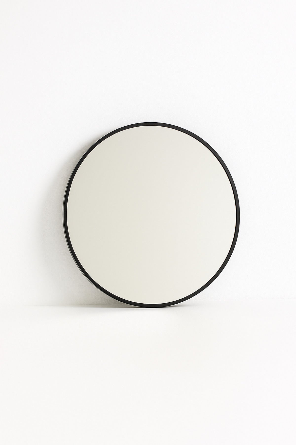 Round Wall Mirror with Black Frame Ð 60 cm Modern Minimalist Mirror for Home DŽcor