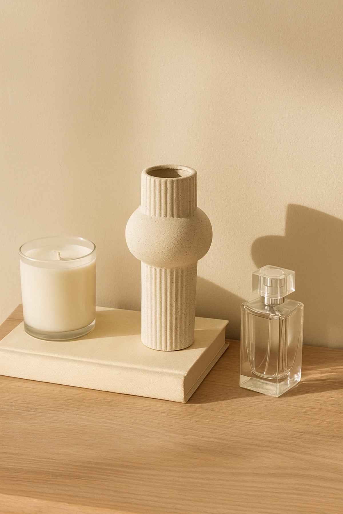 White Ceramic Vase Ð Tall Ribbed Modern Decorative Vase