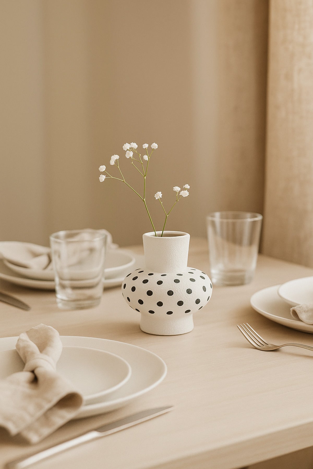 Natural White Ceramic Vase with Black Dots Ð Round Flat Decorative Vase