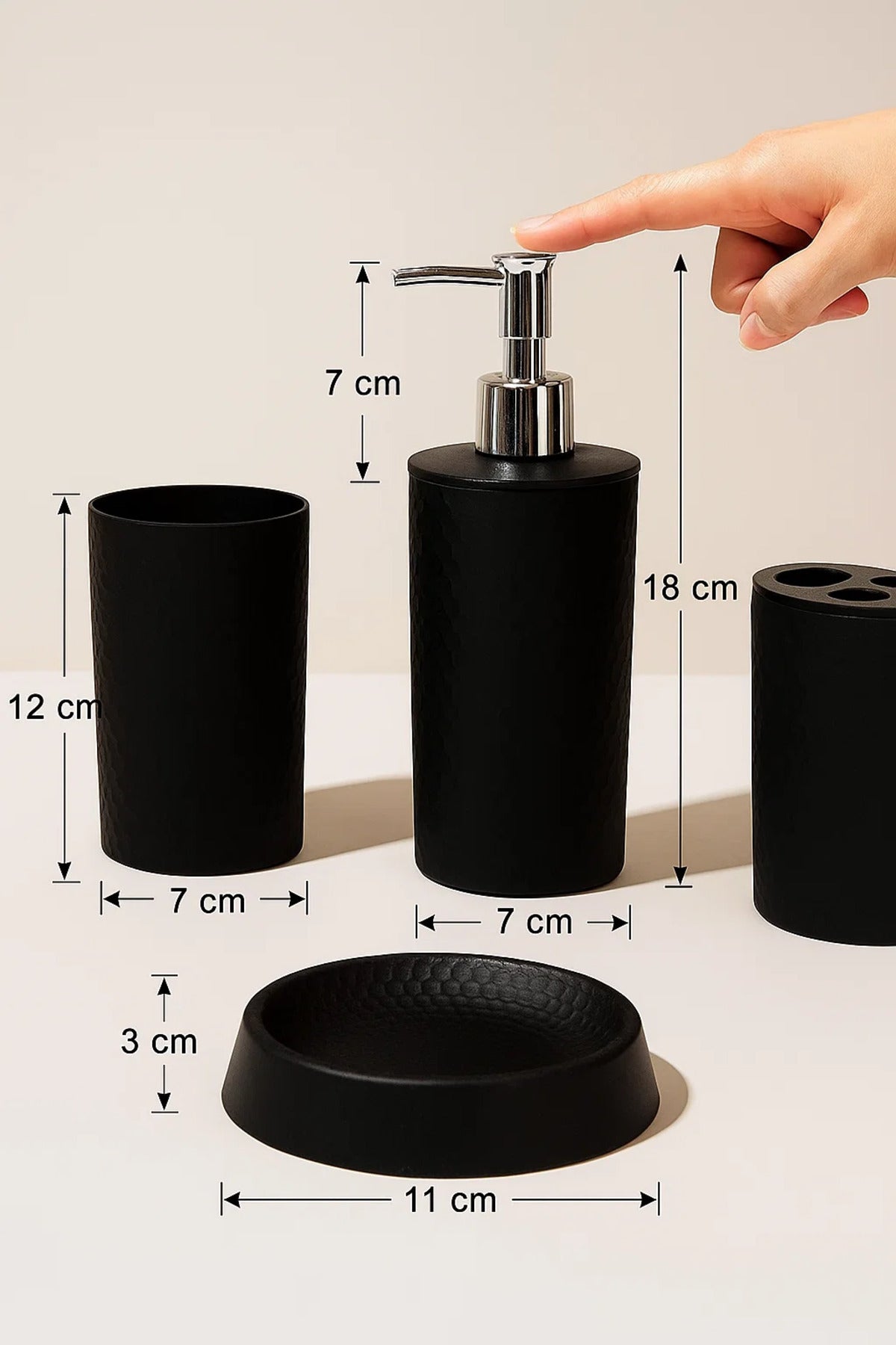 Textured Black Resin Bathroom Accessory Set Ð 4 set