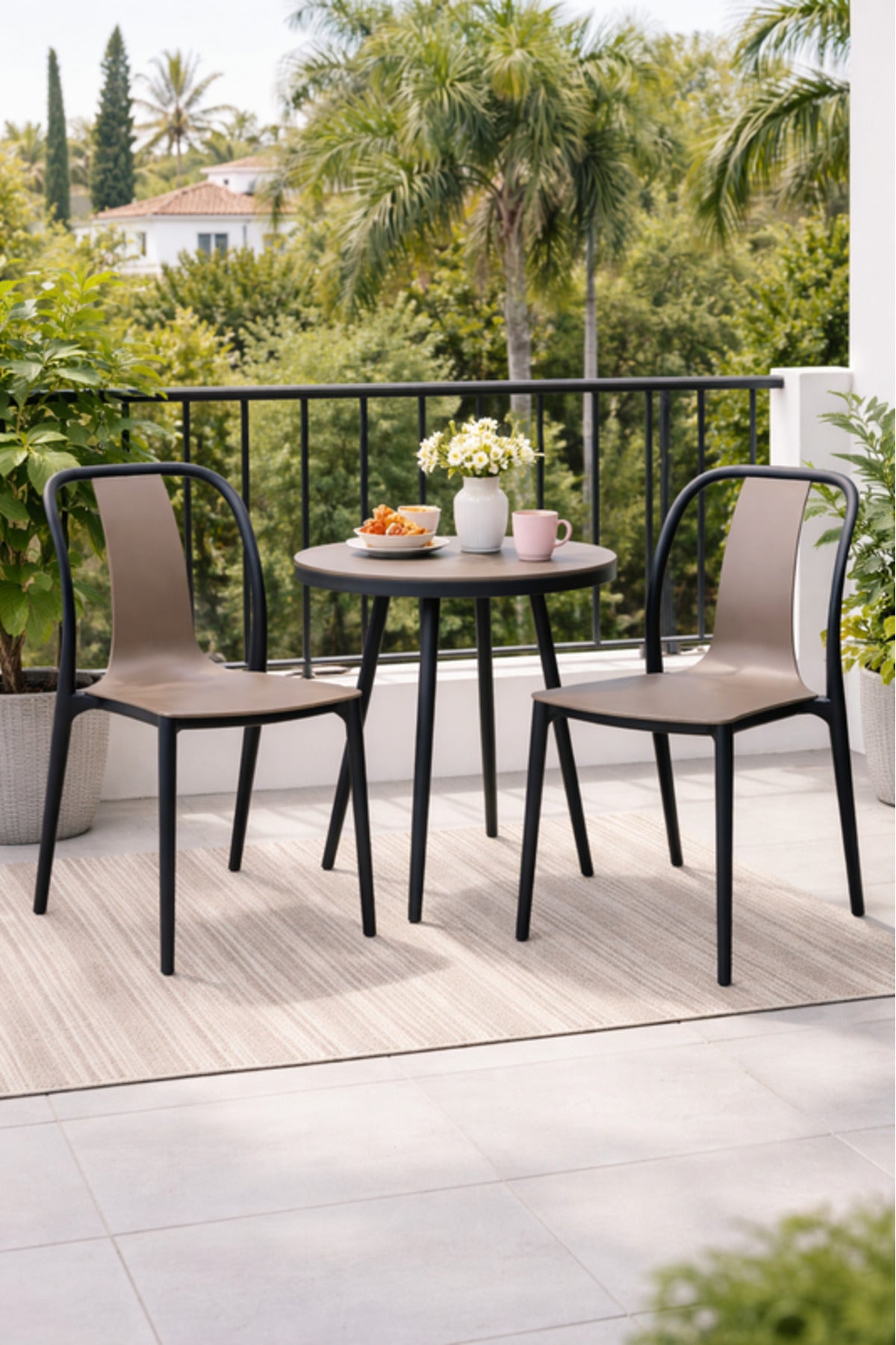 Stylish Grey Plastic Chair with Black Frame, Ergonomic Design, 88x41x47 CM