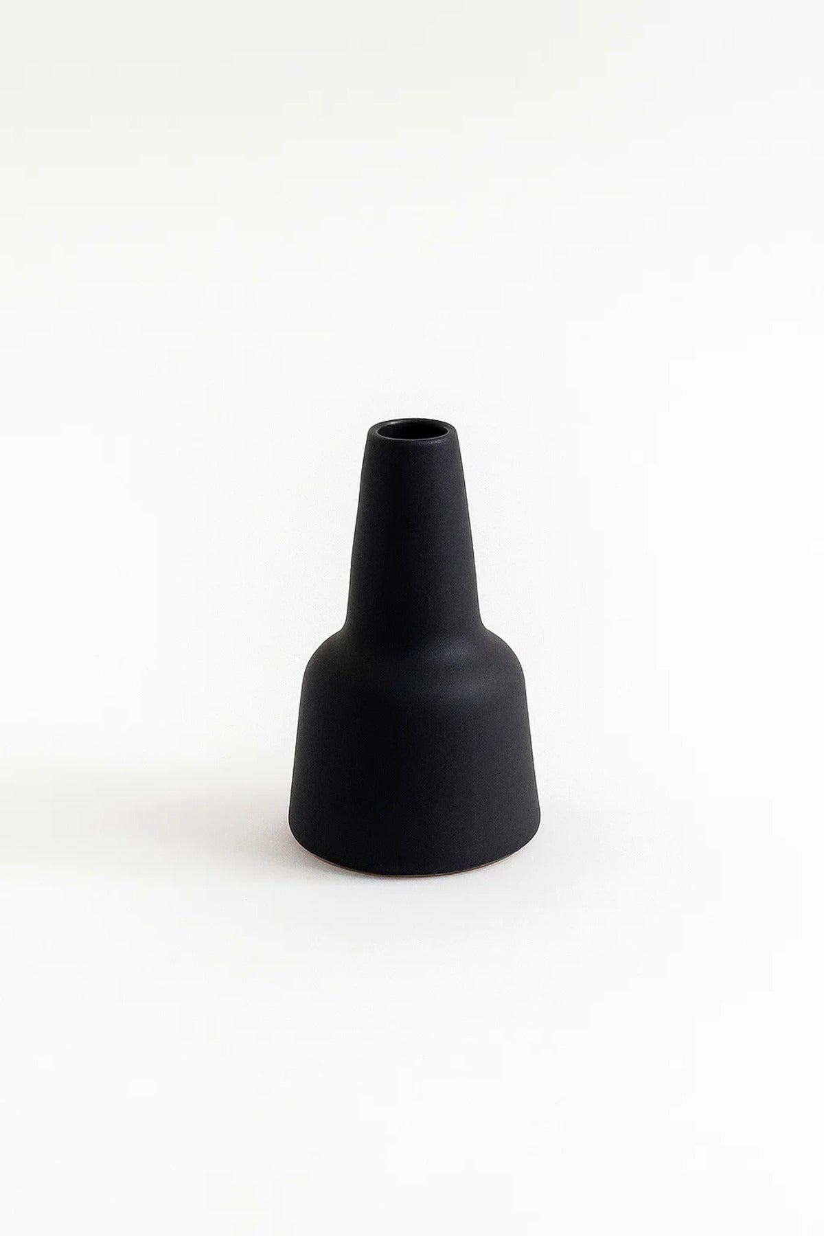 Matte Black Ceramic Cone Vase Ð Modern Minimalist Decorative Flower Vase for Home DŽcor