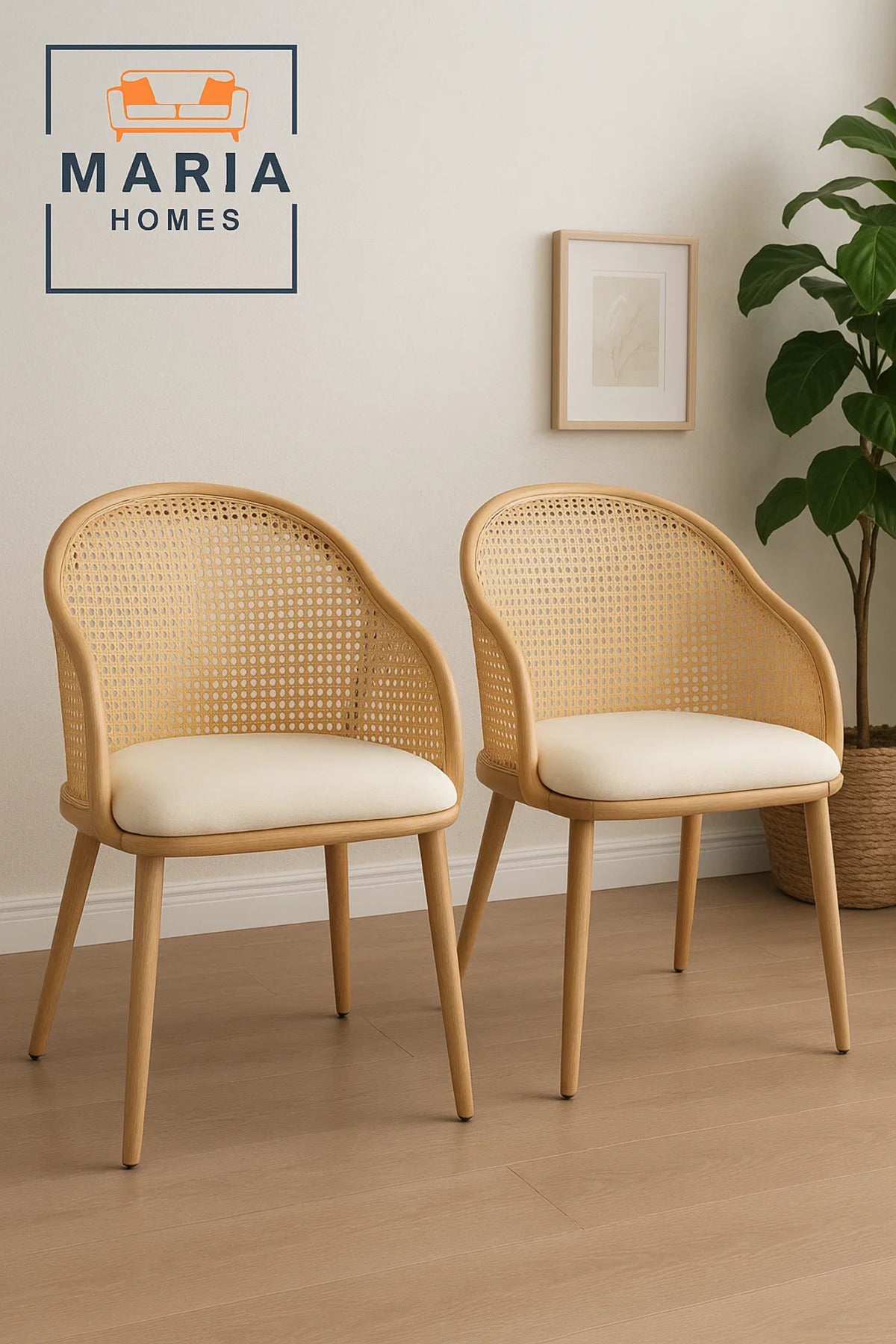 Natural Rattan Curved Back Chair with Cream Cushion Ð Elegant Cane Accent Chair for Living or Dining
