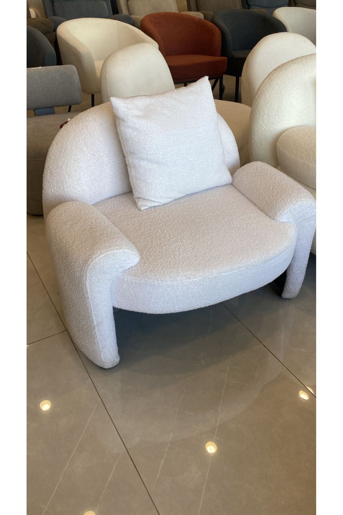 White BouclŽ Accent Chair with Pillow Ð Modern Curved Armrest Lounge Seating