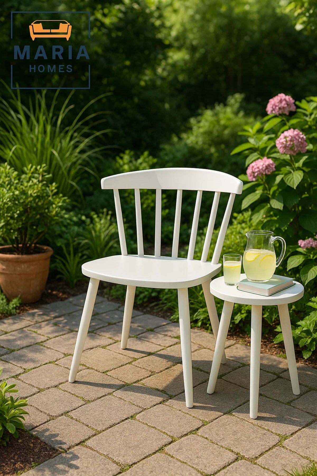 White Wooden Dining Chair with Spindle Back Ð Minimalist Scandinavian Style Seating