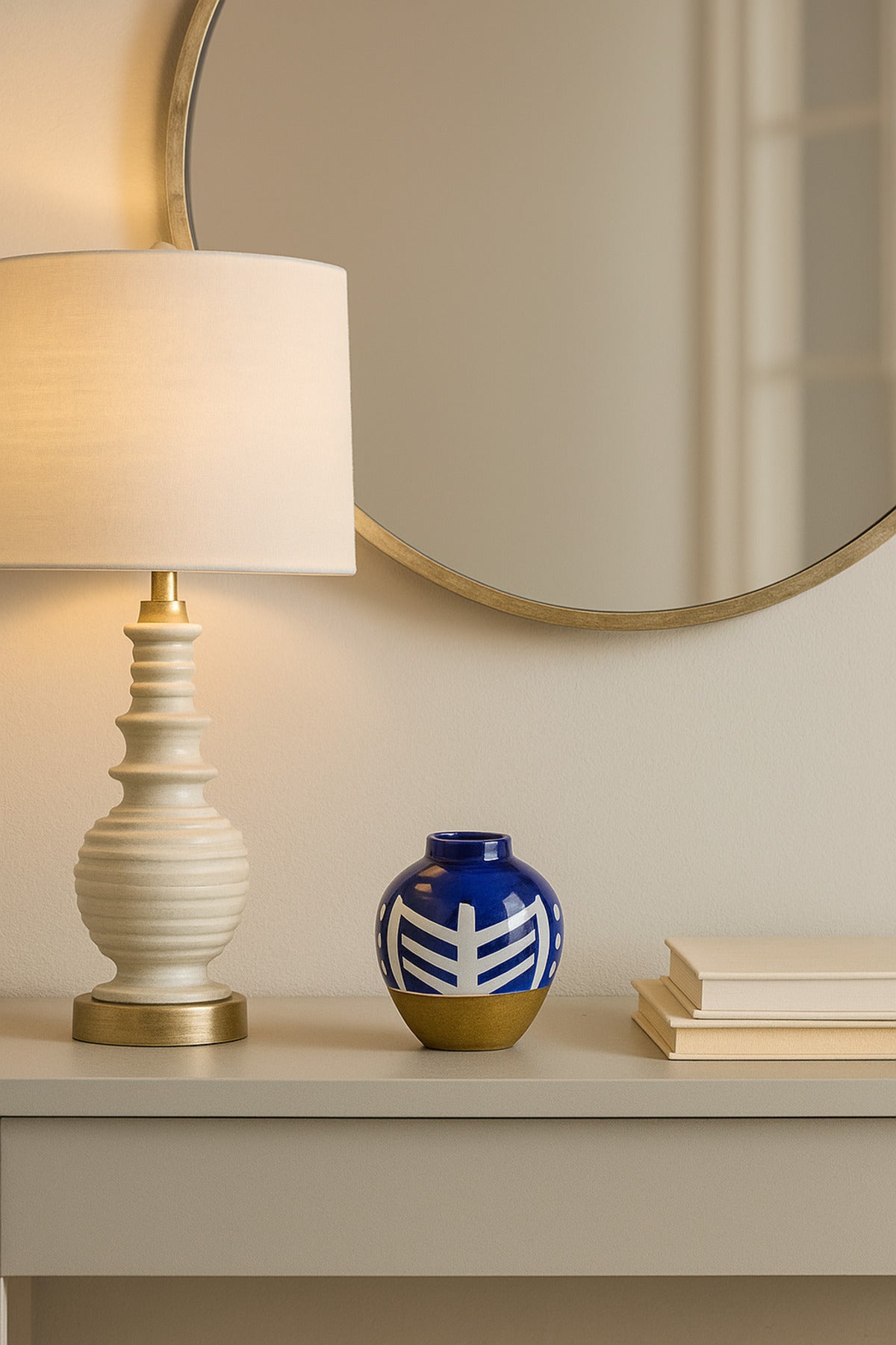 Dark Blue and White Ceramic Vase Ð Round Geometric Decorative Pot