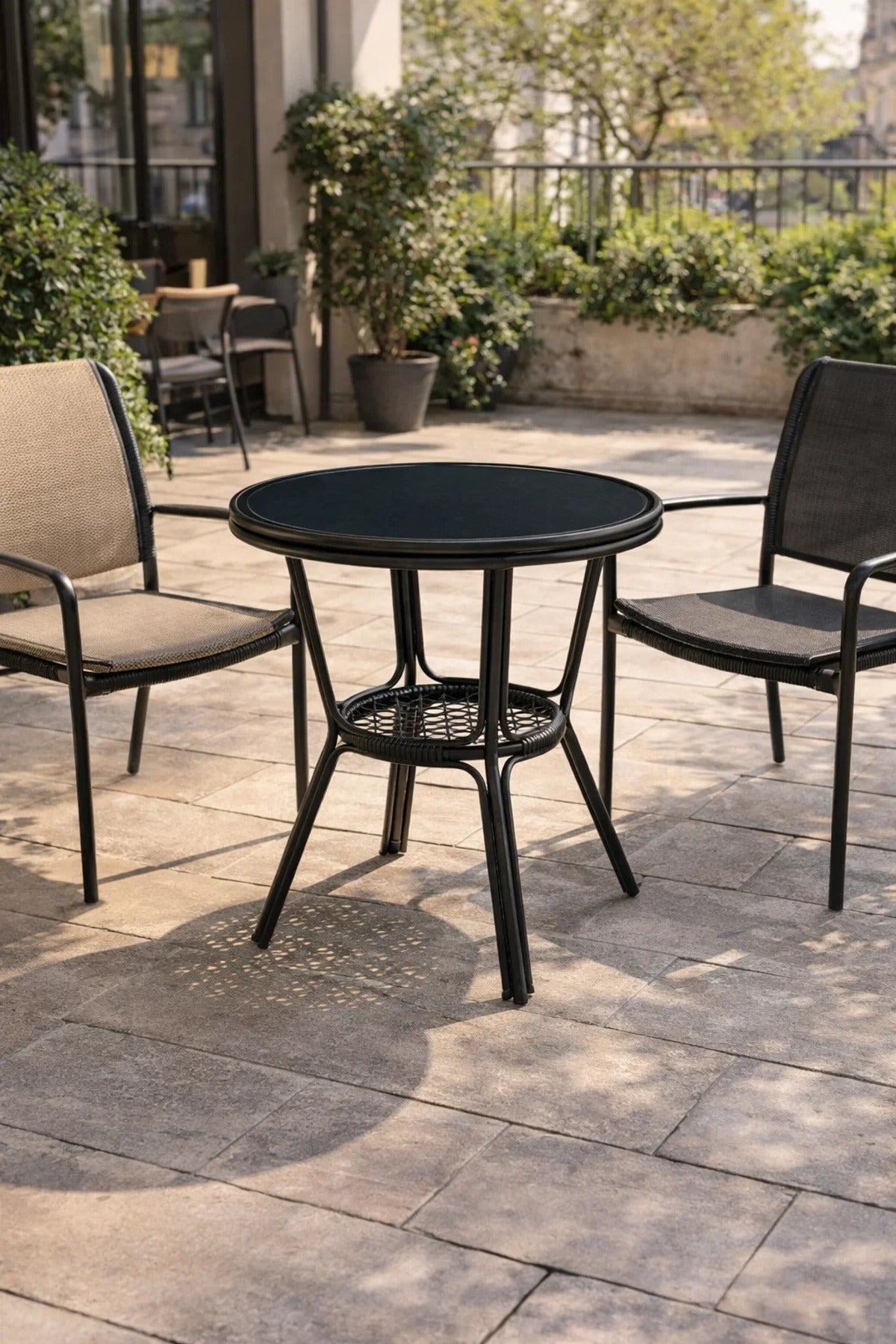 Modern Black CafŽ Table with Glass Top Ð Compact Round Coffee Table