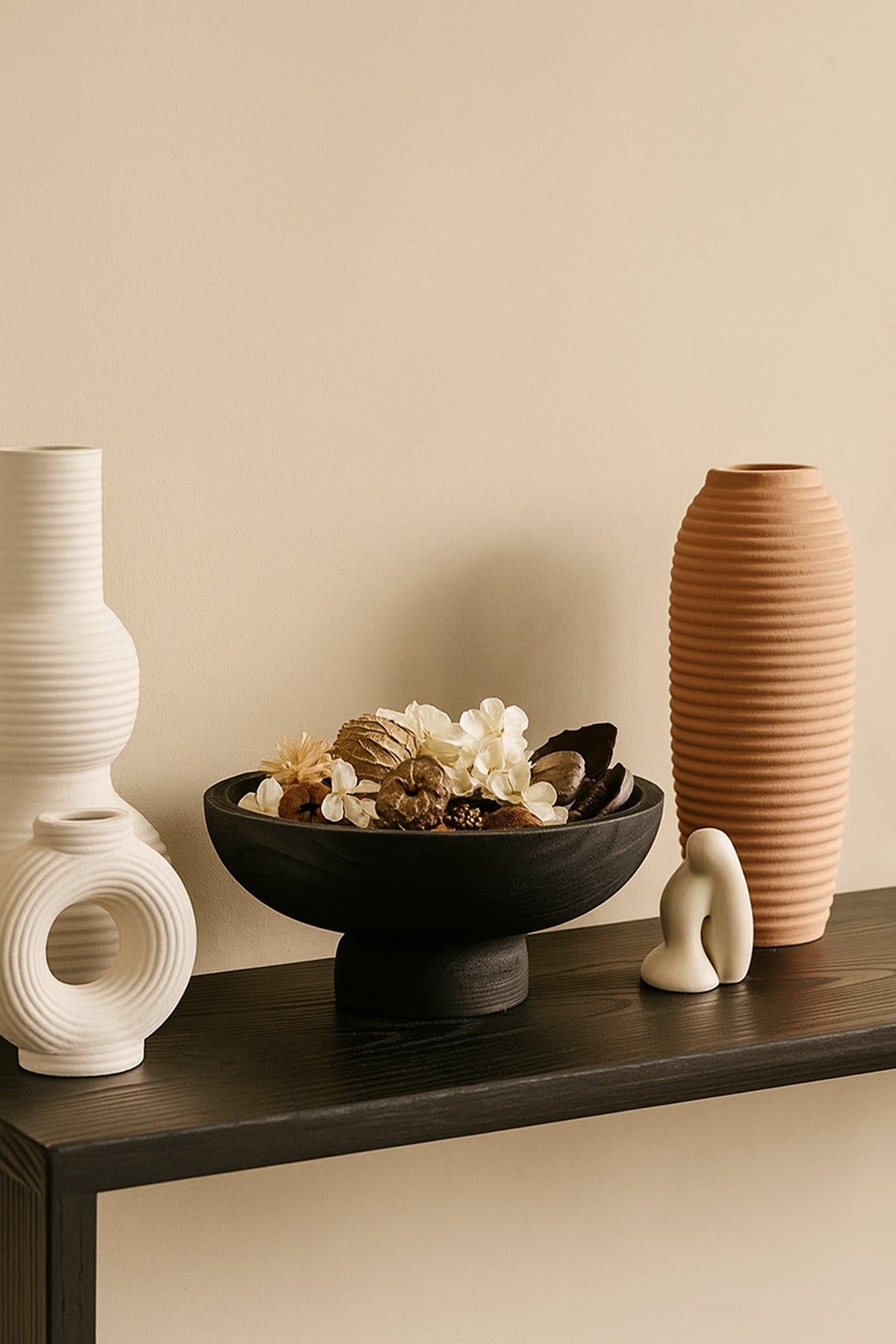 Black Wooden Decorative Bowl with Pedestal Base Ð Modern Centerpiece