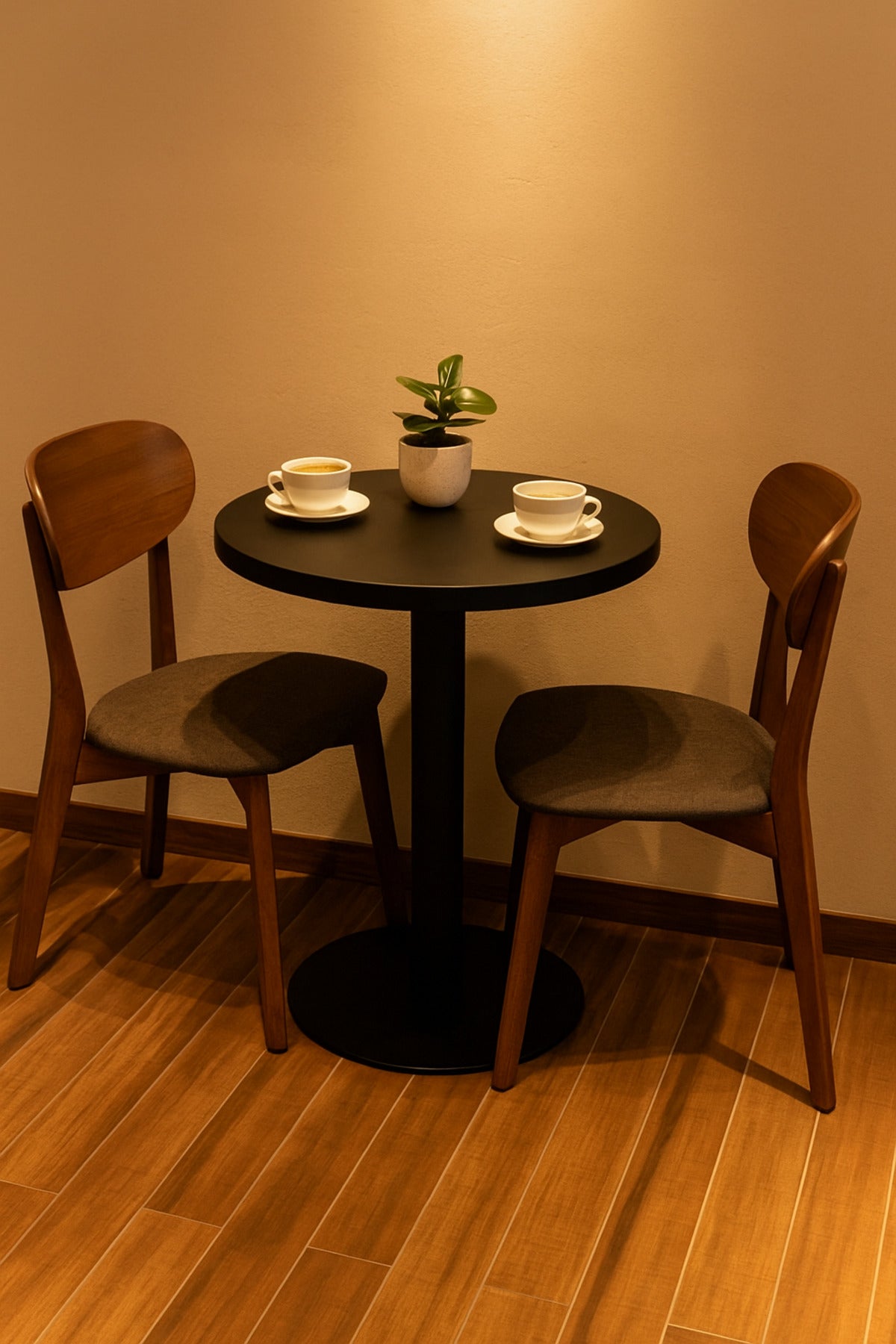Round Metal Coffee Table Ð Black Modern Minimalist Table for Living Room or CafŽ