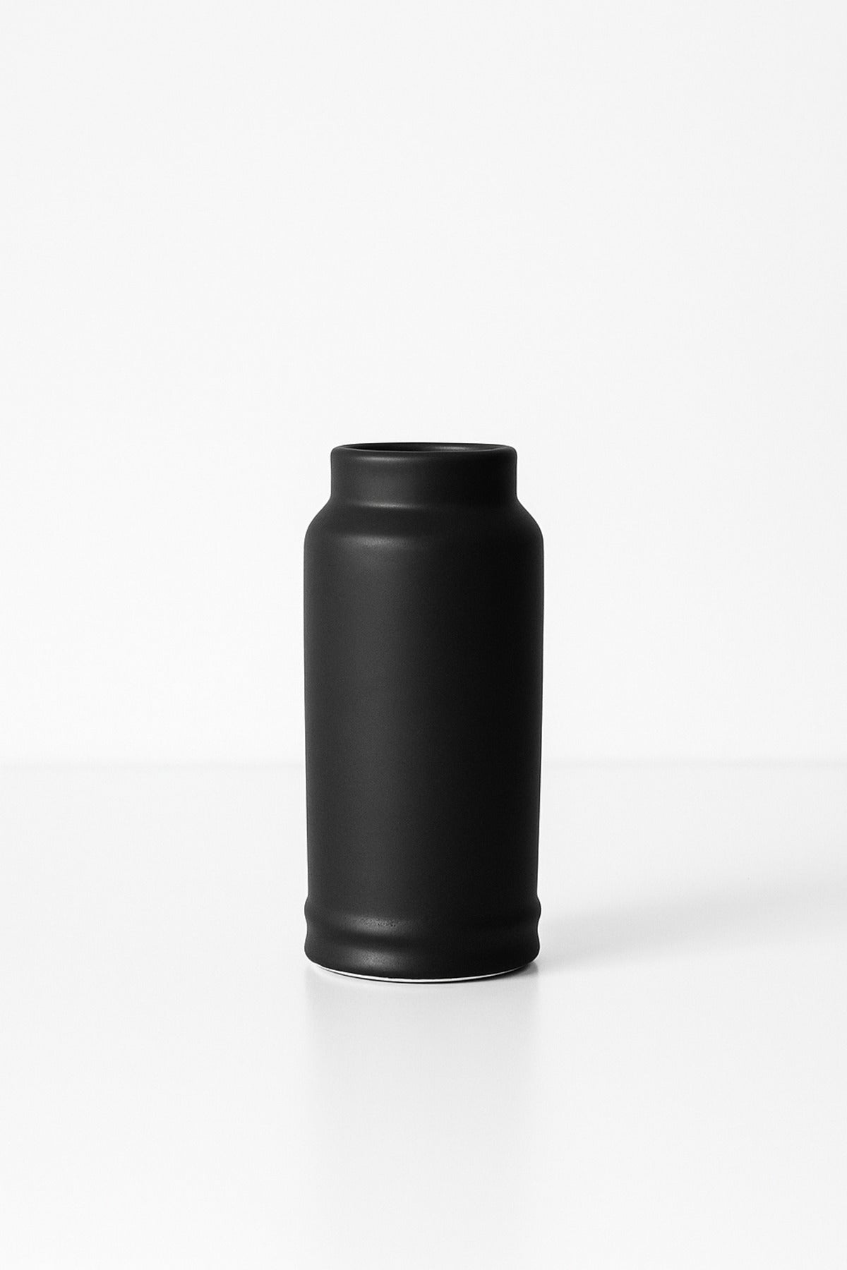 Black Ceramic Vase Ð Tall Minimalist Modern Decorative Piece