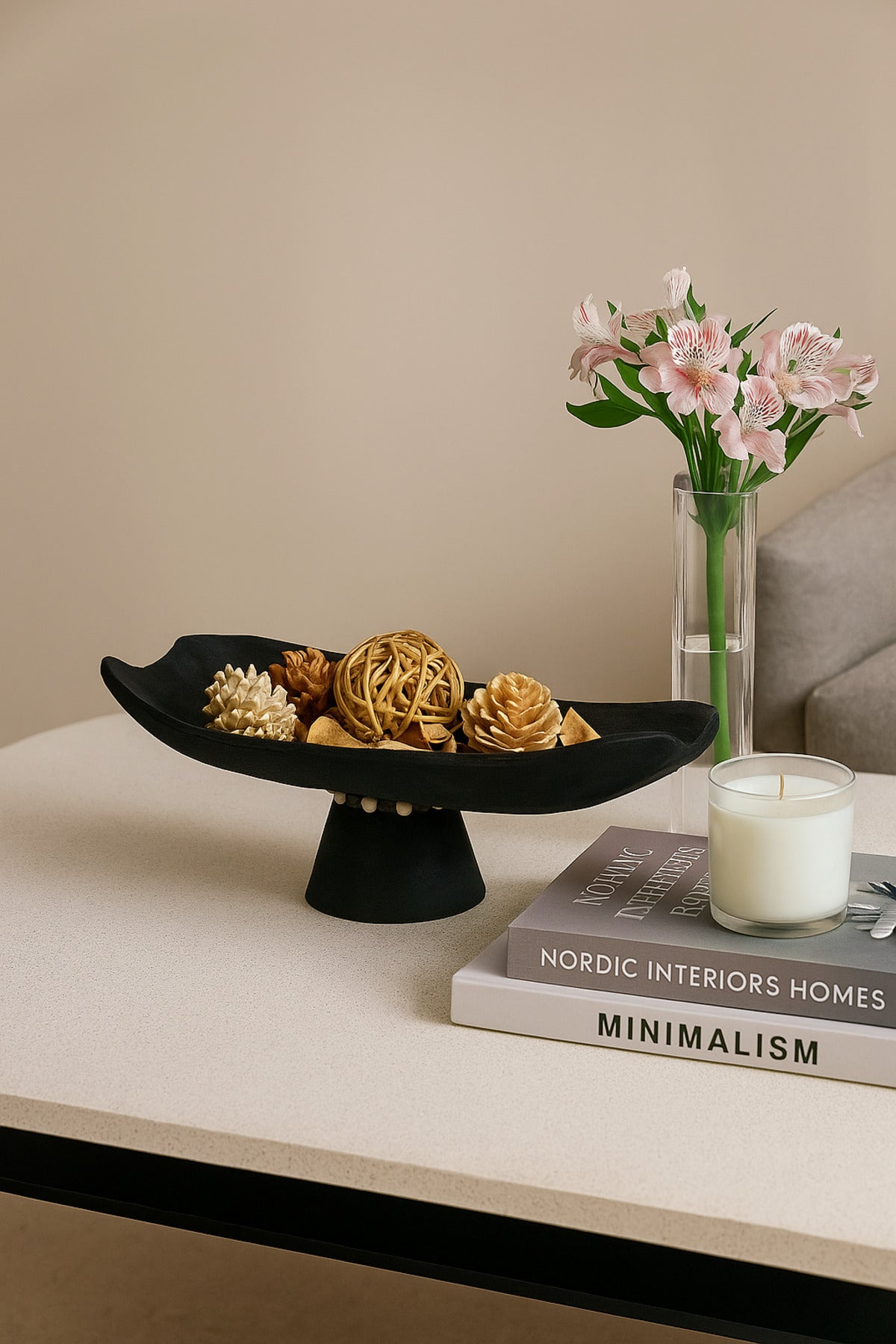 Black Wooden Pedestal Decorative Bowl Ð Modern Artistic Centerpiece