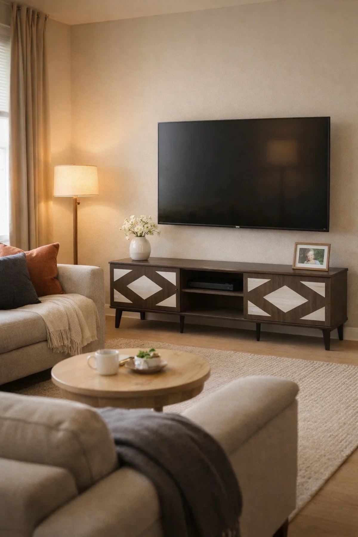 Stylish 180cm TV Unit with Geometric Pattern Doors and Open Shelves for Modern Living Rooms