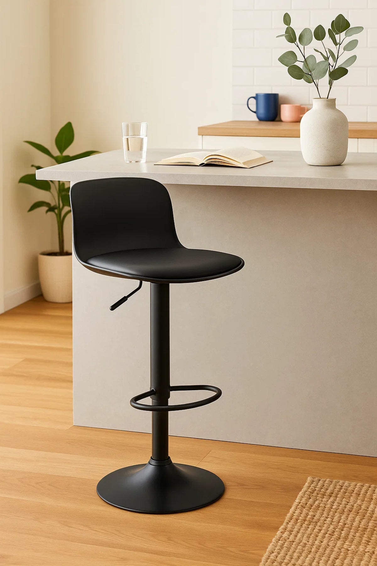 Adjustable Black Bar Stool with Footrest Ð Modern Swivel Counter Chair