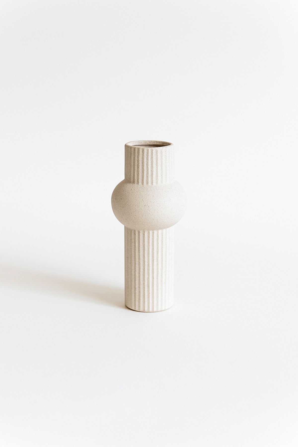 White Ceramic Vase Ð Tall Ribbed Modern Decorative Vase
