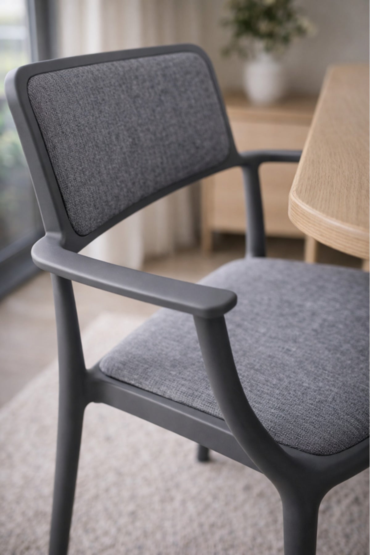 Grey Plastic Chair with Cushioned Seat, 80x57x46 CM