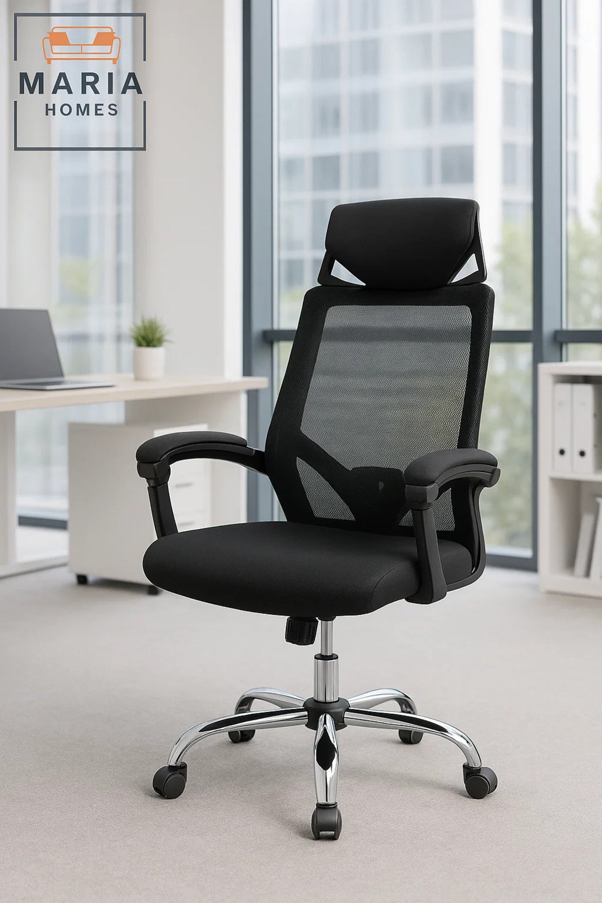 Black Ergonomic Office Chair with Mesh Back and Padded Armrests Ð Adjustable and Breathable Design
