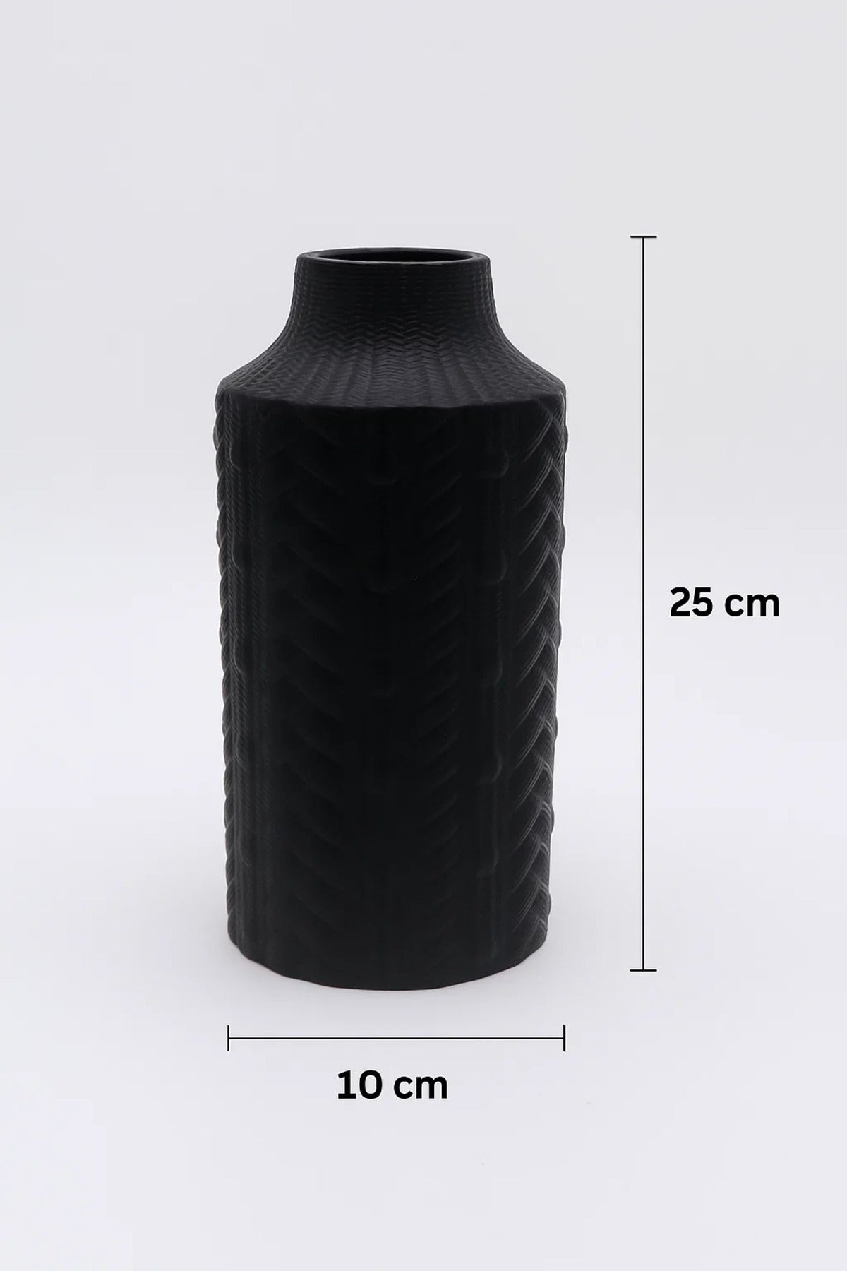 Black Textured Ceramic Vase Ð Modern Matte Decorative Flower Pot with Embossed Geometric Pattern