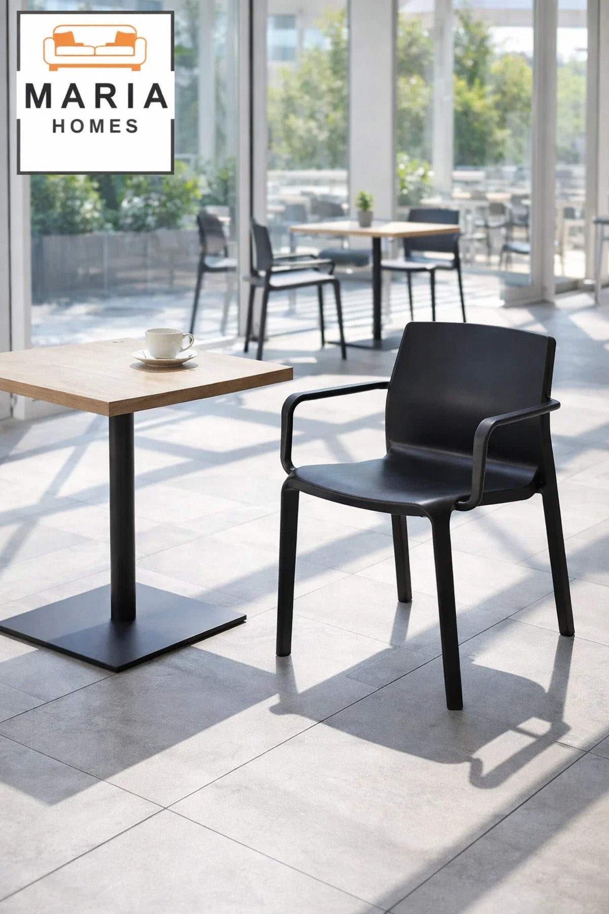 Black Plastic Arm Chair Ð Modern Indoor & Outdoor Dining Chair