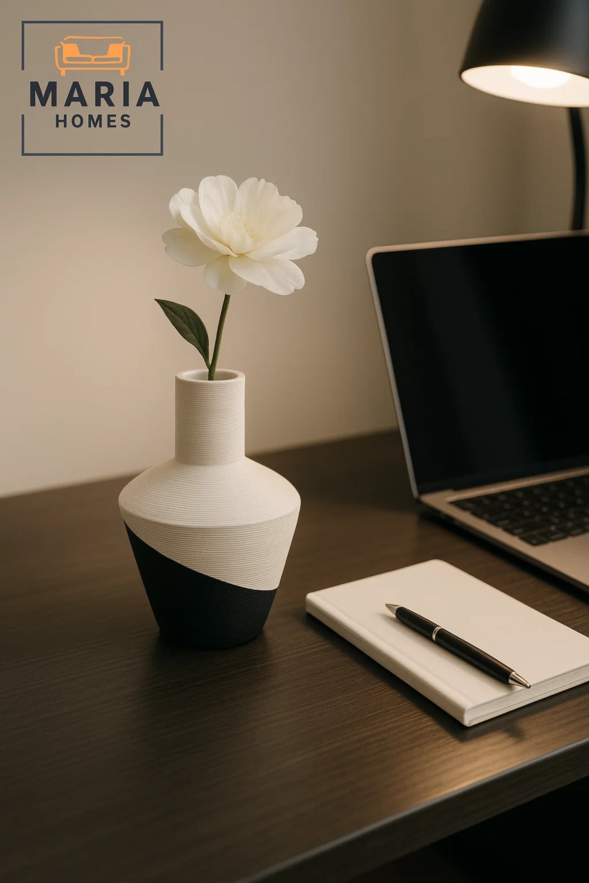 Modern Ceramic Decorative Vase Ð White & Black Table Vase for Home & Office Decor