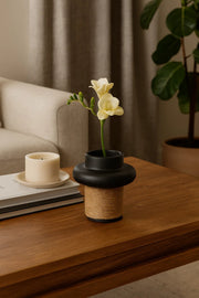 Black Ceramic Rope Design Vase Ð Modern Decorative Flower Pot for Home and Office DŽcor