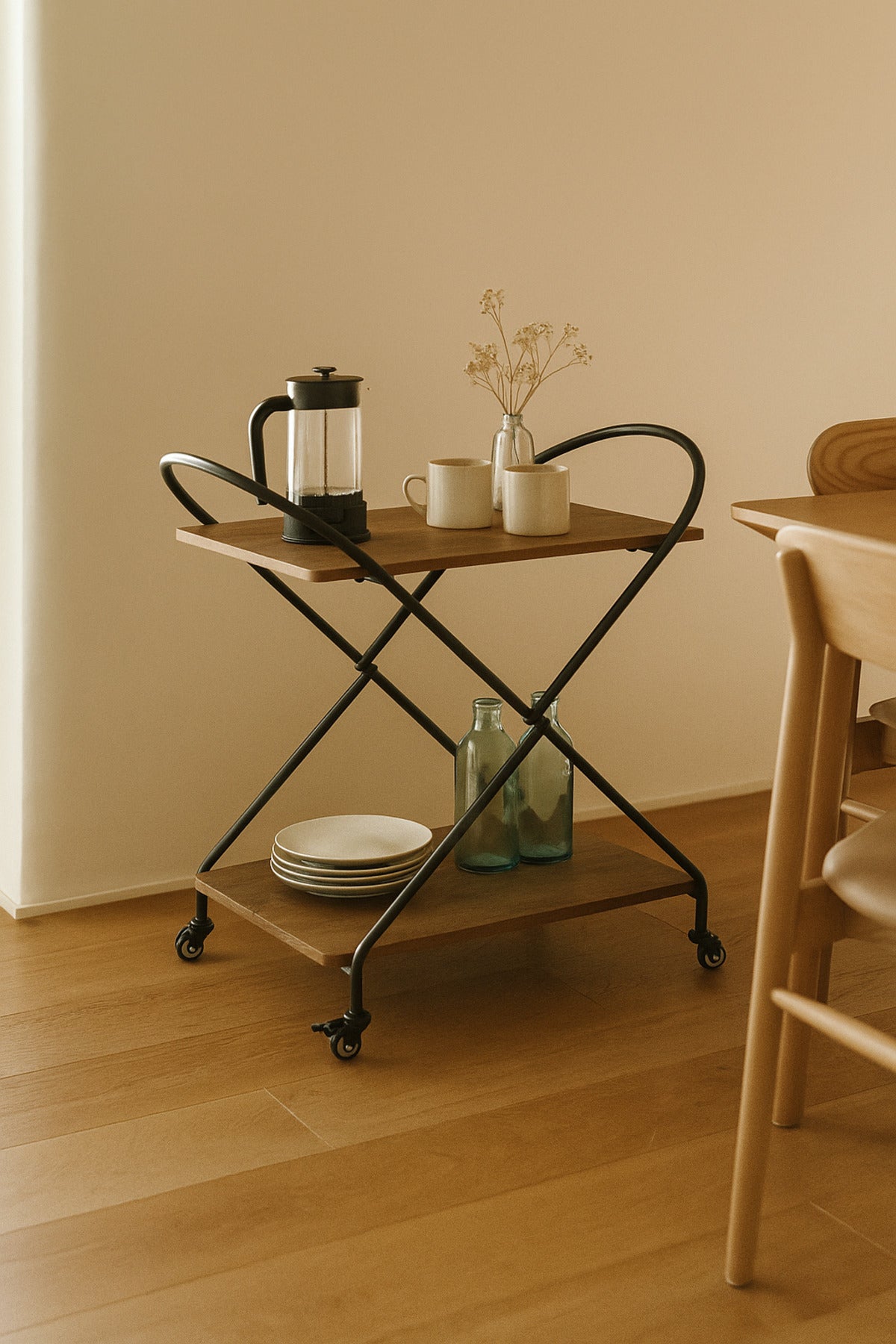 Compact Brown Metal Serving Trolley Ð 2-Tier Bar Cart with Wheels 72_40_78 cm