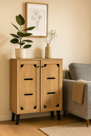 Light Brown Wooden Shoe Cabinet 80_32_94 cm √ê Modern 2-Door Storage Unit with Black Legs
