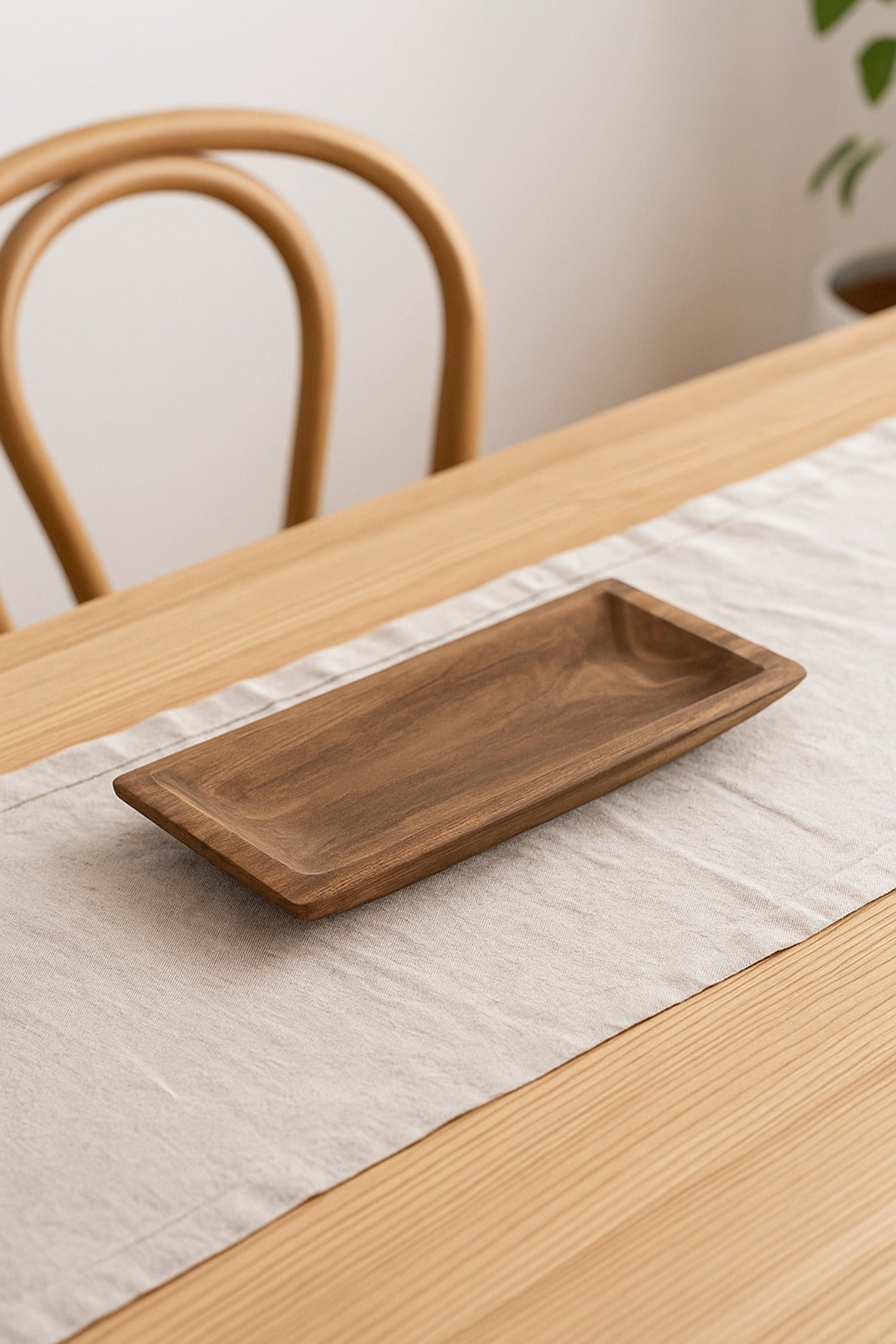 Walnut Wooden Rectangular Shallow Decorative Tray Ð Modern Table Accent