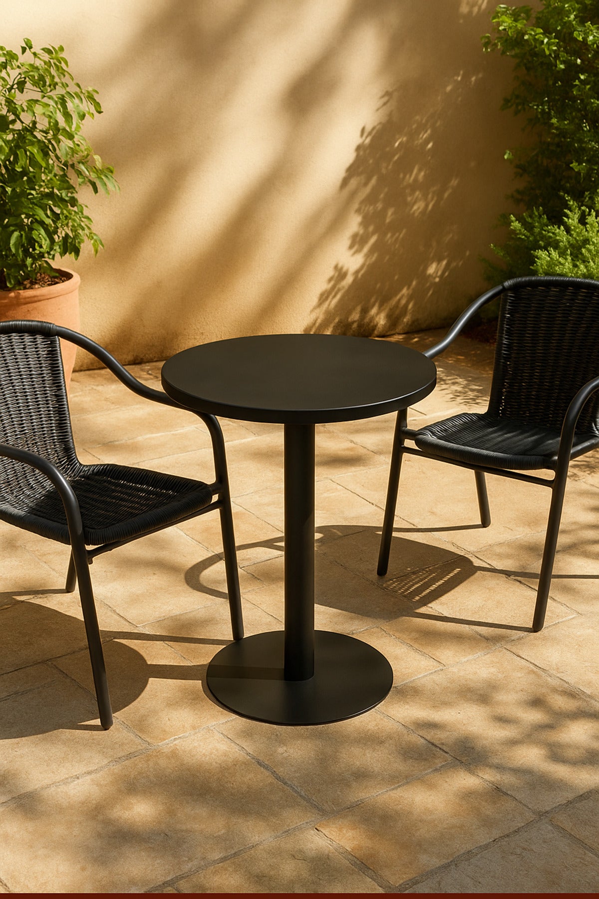 Round Metal Coffee Table Ð Black Modern Minimalist Table for Living Room or CafŽ
