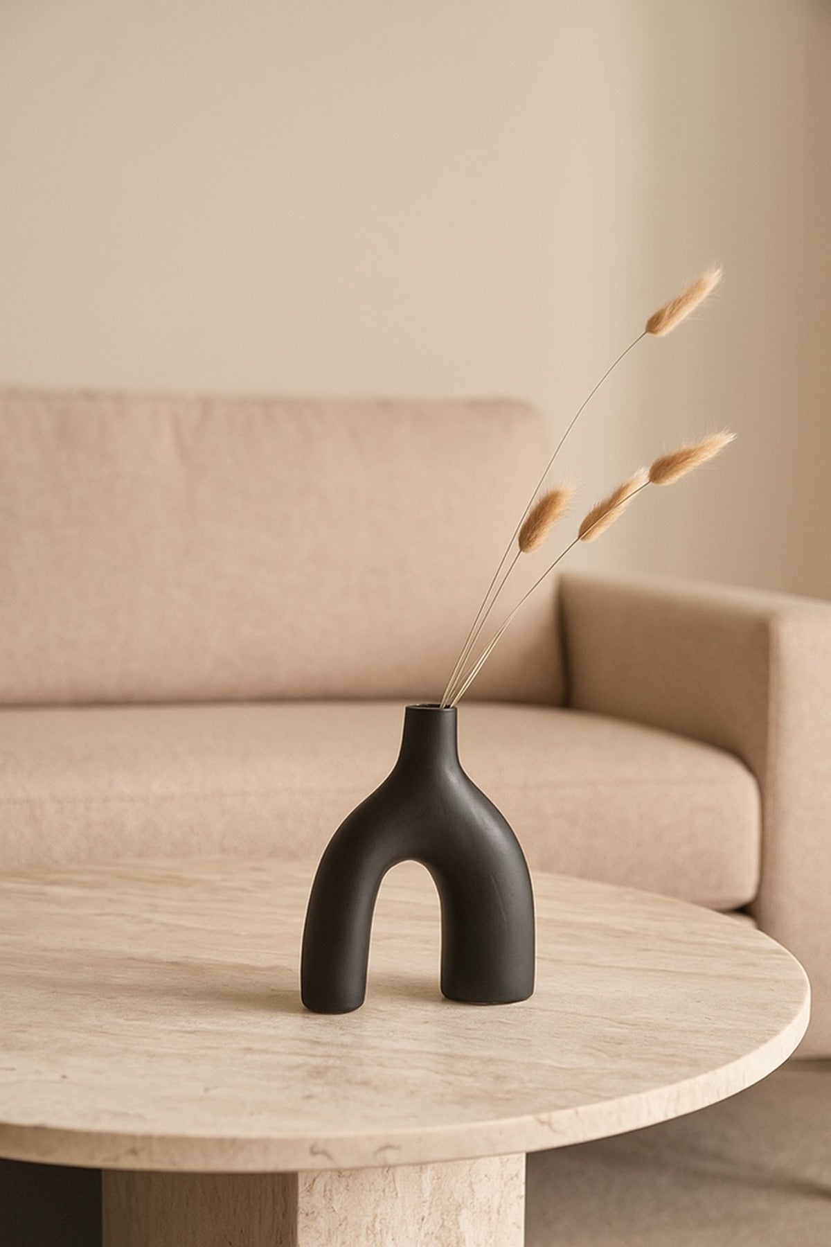 Black Ceramic U-Shaped Vase Ð Modern Minimalist Decorative Sculpture