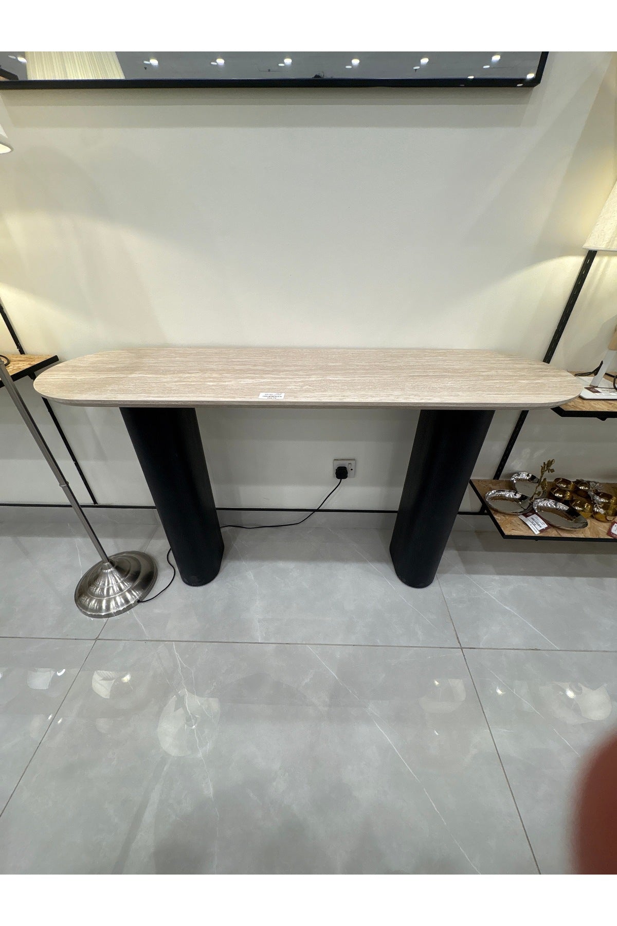 Modern Console Table with Beige Marble Top and Black Legs Ð 140_40_80cm