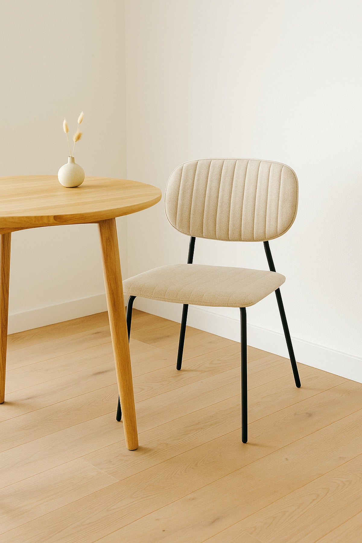 Beige Fabric Dining Chair Ð Modern Minimalist Chair with Black Metal Legs for Dining Room