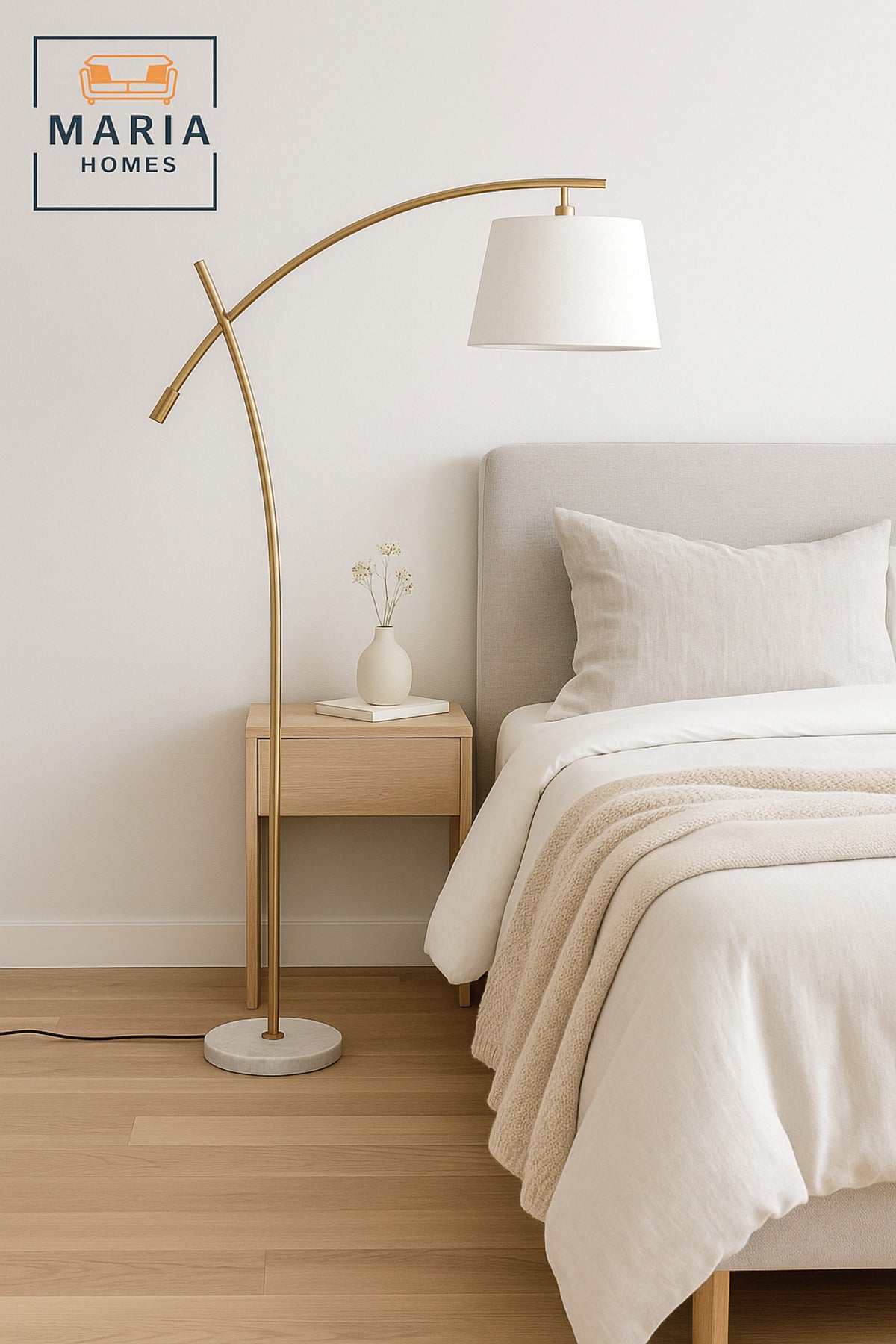 Modern Gold Floor Lamp with White Fabric Shade Ð Elegant Standing Light