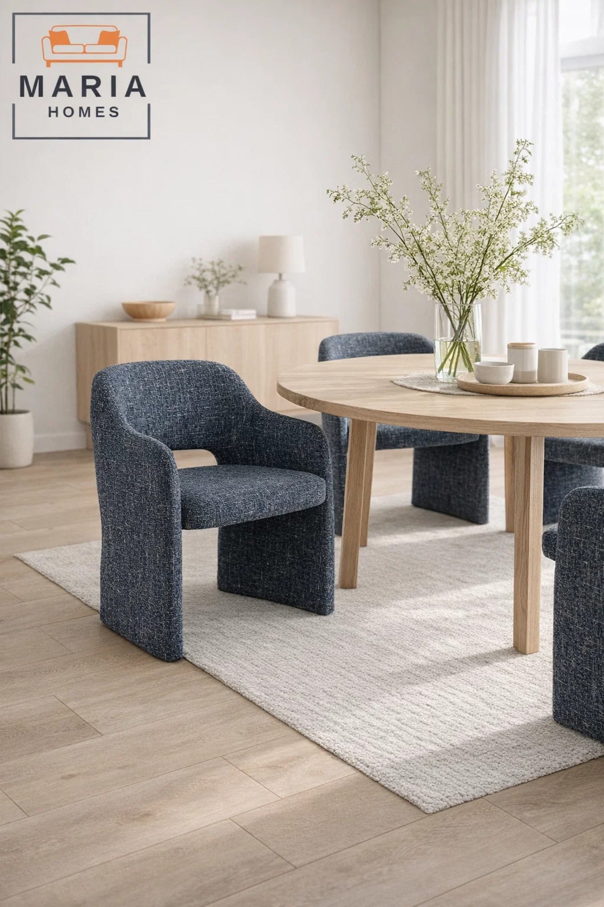 Blue Upholstered Dining Chair Ð Modern Accent Chair with Curved Design